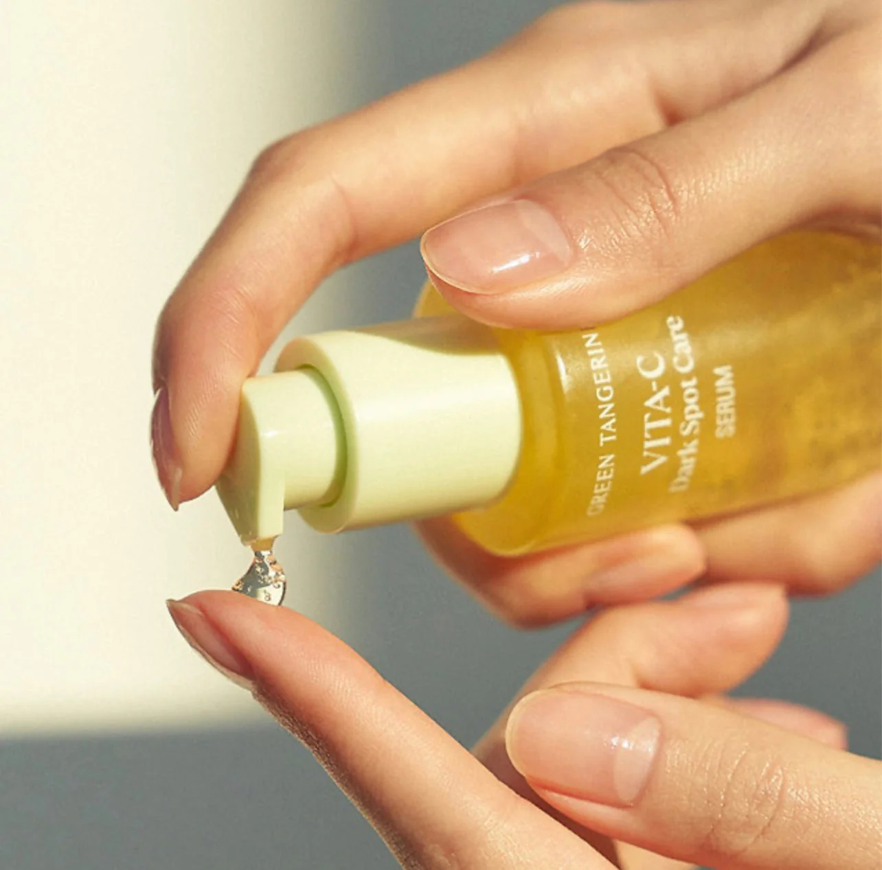 Goodal Green Tangerine Vita C Dark Spot Care Serum 40ml جودال جرين اليوسفي فيتا سي سيروم العناية بالبقع الداكنة - Image 3